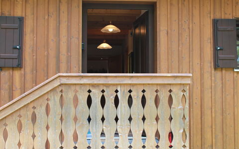 Schwalbennest: Bâtiment, Bois, Tache De Bois, Dur, Maison, Porche, Façade, Modèle