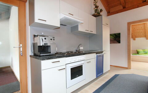 Frischmann: Propriété, Pièce, Cuisine, Meubles, Cabinetry, Bâtiment, Cuisinière, Maison, Comptoir, Design Intérieur