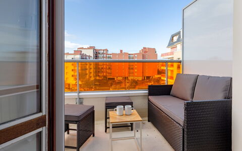 Cabourg 109: Appartement, Design Intérieur, Meubles, Domicile, Balcon, Condominium, Tache De Bois, Dur, Parquet, Chaise