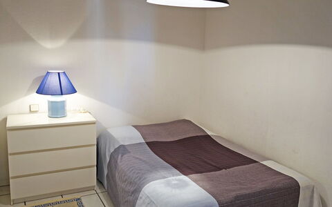 Artimon: Chambre, Lit, Pièce, Meubles, Propriété, Drap De Lit, Mur, Design Intérieur, Éclairage, Literie