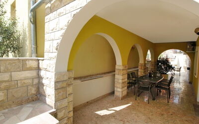 Anić 126.2: Propriété, Cambre, Bâtiment, Pièce, Immobilier, Architecture, Mur, Maison, Domicile, Biens