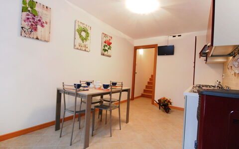 Albergo Diffuso - Cjasa Marisa: Table, Propriété, Meubles, Cadre, Cabinetry, Design Intérieur, Éclairage, Bois, Bâtiment, Chaise