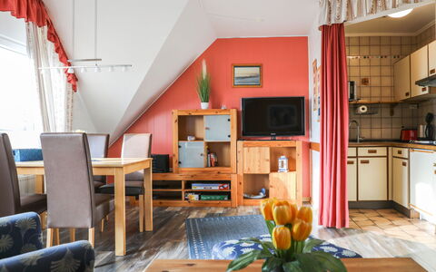 Cuxhaven 150: Propriété, Meubles, Table, Design Intérieur, Éclairage, Cabinetry, Orange, Bois, Sol, Sol