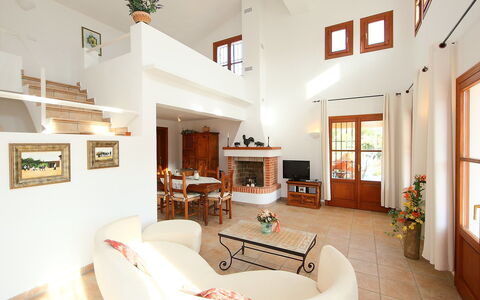 Ca Toni: Propriété, Pièce, Design Intérieur, Bâtiment, Plafond, Salon, Meubles, Maison, Immobilier, Domicile