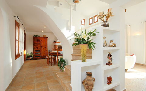 Ca Toni: Propriété, Pièce, Plafond, Design Intérieur, Sol, Bâtiment, Maison, Mur, Escaliers, Immobilier