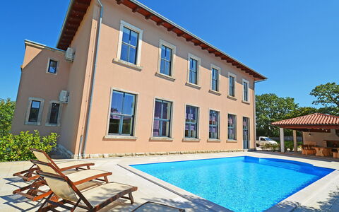 Old School House: Propriété, Bâtiment, Maison, Piscine, Immobilier, Domicile, Villa, Appartement, Architecture, Biens