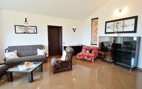Logement:&nbsp;Tihomir 100.3