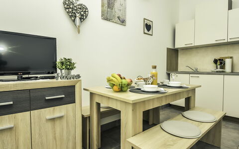 Karlobag 103: Meubles, Propriété, Table, Comptoir, Cabinetry, Bâtiment, Cuisine, Cadre, Design Intérieur