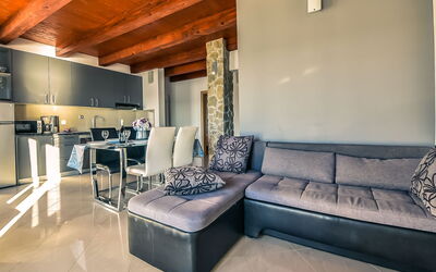 Logement:&nbsp;Škroćo 100.2