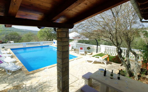 Villa Ana: Propriété, Piscine, Bâtiment, Maison, Immobilier, Architecture, Patio, Porche, Vacances, Villa