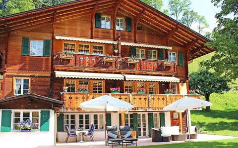 Chalet Jrene: Maison, Propriété, Bâtiment, Domicile, Chalet, Immobilier, Biens, Pièce, Ferme, Architecture