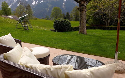 Chalet Jrene: Meubles, Mobilier De Jardin, Table, Herbe, Arbre, Loisir, Chaise, Osier, Patio, Confort