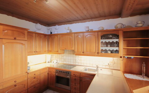 Eisele: Cuisine, Sol, Cabinetry, Comptoir, Design Intérieur, Bois, Appareil De Cuisine, Sol, Plafond, Meubles