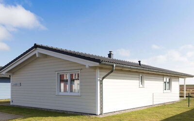 Felsenauster 100.4: Ciel, Ombre, Lot Terre, Chalet, Siding, Façade, Zone Résidentielle, Paysage, Toit, Herbe