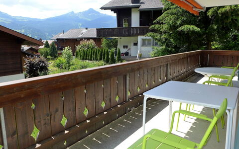 Grindelwald 322: Propriété, Maison, Bâtiment, Toit, Immobilier, Balcon, Pièce, Zone Résidentielle, Architecture, Domicile