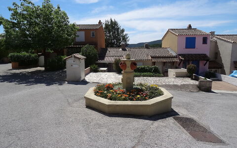 Cogolin 107: Propriété, Immobilier, Botanique, Maison, Domicile, Arbre, Zone Résidentielle, Paysage, Plante, Architecture