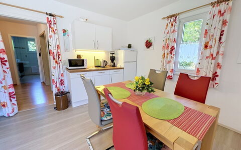 Triberg 100: Meubles, Sol, Design Intérieur, Sol, Chaise, Appartement, Table Cuisine Et Salle A Manger, Salle À Manger, Parquet, Plante D'Appartement