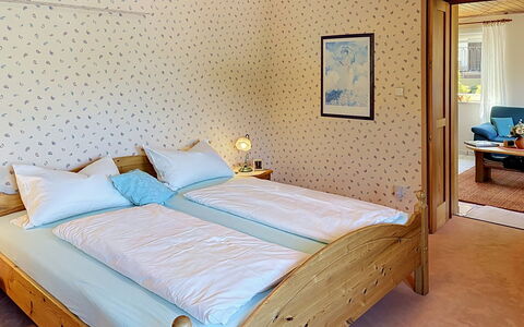 Triberg 100: Meubles, Lit, Design Intérieur, Chambre, Sol, Sol, Bois, Drap De Lit, Literie, Plafond
