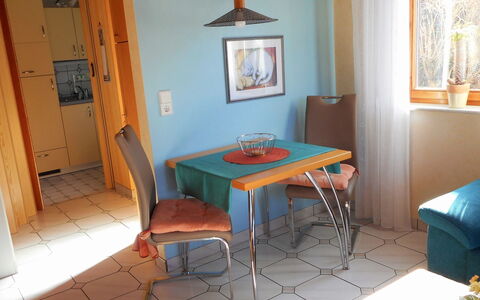 Triberg 100: Pièce, Propriété, Meubles, Table, Maison, Sol, Turquoise, Bâtiment, Design Intérieur, Salle À Manger