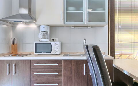 Umag 115: Comptoir, Pièce, Meubles, Propriété, Cuisine, Cabinetry, Design Intérieur, Bâtiment, Domicile, Dur