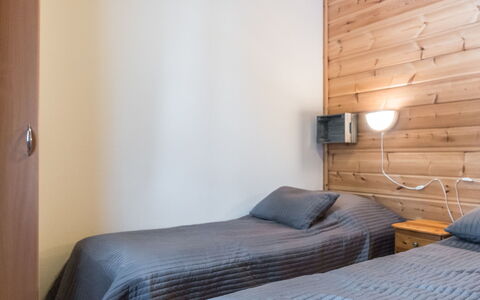 Hirvas Levi 1: Design Intérieur, Lit, Sol, Sol, Chambre, Meubles, Bois, Plafond, Drap De Lit, Pièce