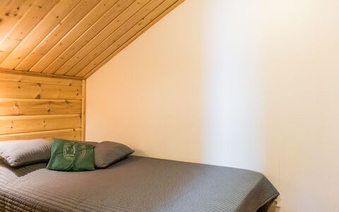 Hirvas Levi 1: Design Intérieur, Sol, Sol, Mur, Chambre, Bois, Lit, Plafond, Drap De Lit, Linge