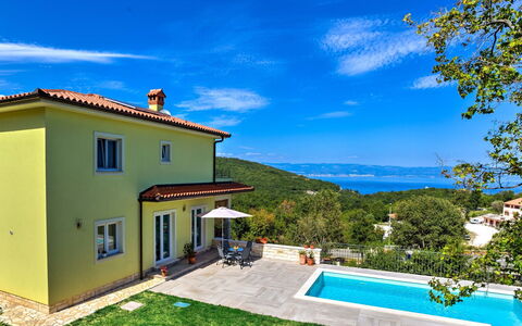 Brseč 104: Propriété, Maison, Bâtiment, Immobilier, Domicile, Villa, Biens, Ciel, Architecture, Piscine