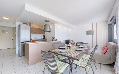 Le Myflower: Meubles, Appartement, Design Intérieur, Sol, Sol, Table Cuisine Et Salle A Manger, Pièce, Chaise, Plafond, Cuisine