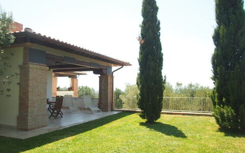 Villa Dei Cipressi: Propriété, Maison, Bâtiment, Herbe, Villa, Immobilier, Arbre, Domicile, Biens, Architecture