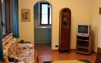 Anfora 2: Pièce, Propriété, Meubles, Design Intérieur, Bâtiment, Maison, Sol, Architecture, Dur, Salon