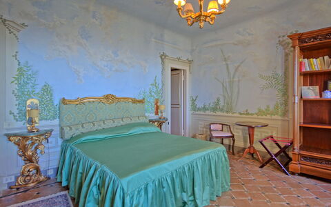 Villa Camaiore: Pièce, Chambre, Meubles, Lit, Propriété, Design Intérieur, Cadre De Lit, Mur, Bâtiment, Turquoise