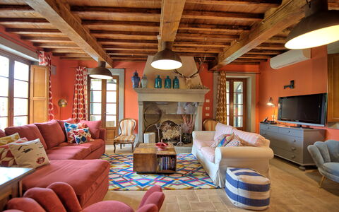 Villa Nova: Meubles, Canapé, Fenêtre, Cadre, Bois, Table, Design Intérieur, Salon, Canapé-Lit, Sol