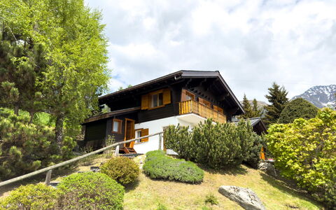 Biquinou: Nuage, Plante, Ciel, Propriété, Bâtiment, Fenêtre, Arbre, Lot Terre, Paysage Naturel, Maison