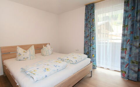 See 175: Chambre, Lit, Pièce, Propriété, Meubles, Drap De Lit, Mur, Cadre De Lit, Design Intérieur, Matelas