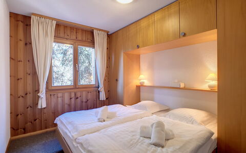 Les Cretes Ii: Meubles, Propriété, Confort, Bâtiment, Fenêtre, Textile, Design Intérieur, Éclairage, Bois, Lit
