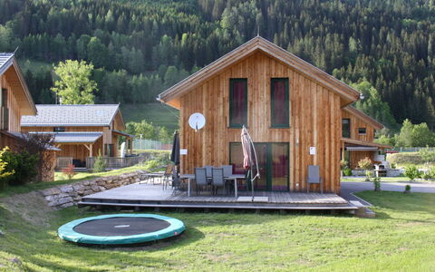 Superior # 15 mit Ir-Sauna & Sprudelbad: Plante, Propriété, Bâtiment, Arbre, Bois, Maison, Fenêtre, Herbe, Paysage, Paysage Naturel