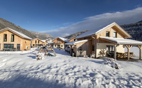 Murau 202: Ciel, Neige, Nuage, Fenêtre, Montagne, Bâtiment, Pente, Maison, Gelé, Chalet