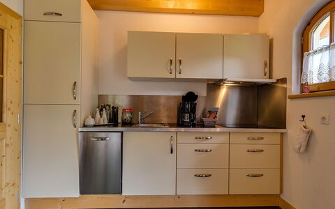 Carla: Cabinetry, Robinet, Evier, Propriété, Évier, Comptoir, Meubles, Appareil De Cuisine, Fenêtre, Cuisine