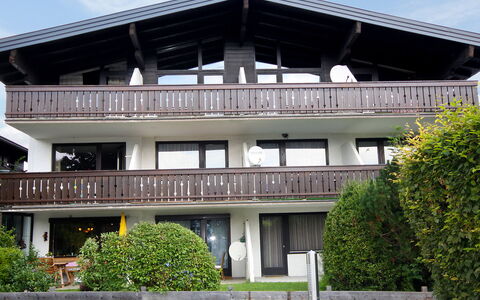 Haus Point: Plante, Ciel, Propriété, Bâtiment, Fenêtre, Nuage, Maison, Design Urbain, Porche, Immobilier