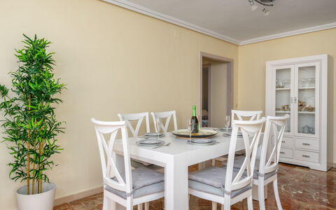 Playamar: Table, Meubles, Propriété, Plante, Chaise, Ventilateur De Plafond, Design Intérieur, Bois, Éclairage, Porte