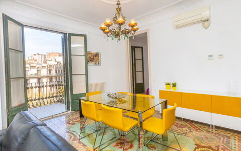 Eix.dret:roger de Lluria Valencia: Meubles, Propriété, Table, Chaise, Éclairage, Cadre, Design Intérieur, Canapé, Bâtiment, Jaune