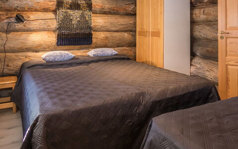 Harjula: Bois, Chambre, Drap De Lit, Lit, Literie, Linge, Sol, Design Intérieur, Sol, Cadre De Lit