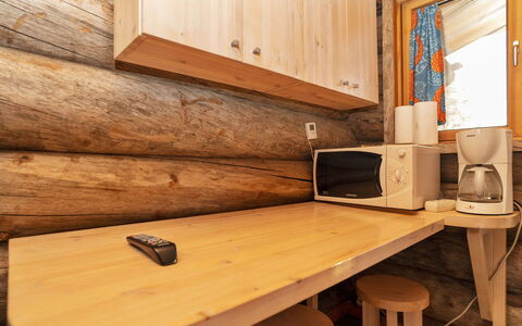 Saarenkainalo: Bois, Sol, Sol, Tache De Bois, Design Intérieur, Dur, Cabane En Rondins, Plafond, Pièce, Planche