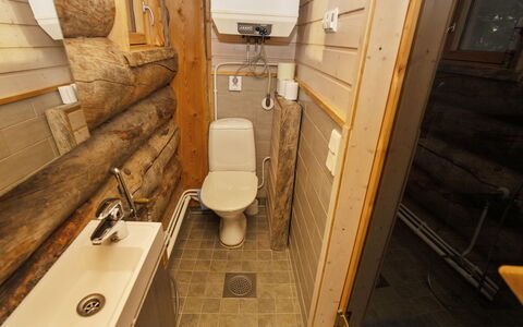 Saarenkainalo: Bois, Sol, Sol, Tache De Bois, Dur, Cabane En Rondins, Luminaire Plomberie, Siège De Toilette, Planche, Lumber