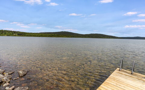 Villa Goskanjavri: Bleu, L'Eau, Ressources En Eau, Plan D'Eau, Paysage Naturel, Horizon, Voie Navigable, Cotiers Et Relief Océaniques, Banque