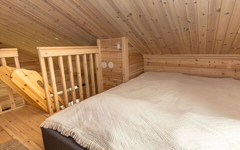 Villa Goskanjavri: Bois, Sol, Sol, Chambre, Meubles, Design Intérieur, Lit, Plafond, Pièce, Tache De Bois