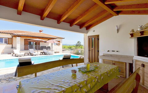 Lucija: Propriété, Pièce, Bâtiment, Maison, Recours, Villa, Design Intérieur, Immobilier, Plafond, Meubles
