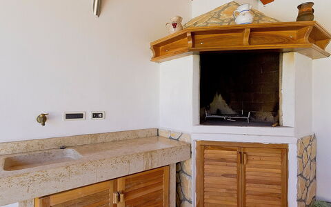 Lucija: Pièce, Propriété, Meubles, Comptoir, Cabinetry, Cuisine, Maison, Dur, Design Intérieur, Bâtiment