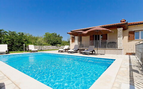 Lucija: Propriété, Piscine, Maison, Bâtiment, Immobilier, Domicile, Biens, Loisir, Villa, Vacances