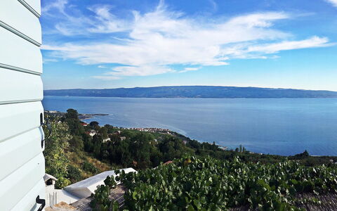 Juraj: Nuage, Ciel, L'Eau, Bâtiment, Bleu Azur, Plante, Cotiers Et Relief Océaniques, Arbre, Montagne, Paysage